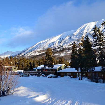 Spirit Lake Lodge Уайтхорс Экстерьер фото