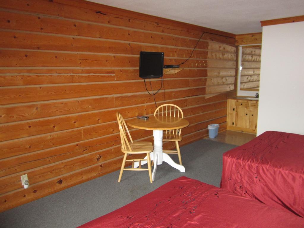 Spirit Lake Lodge Уайтхорс Номер фото