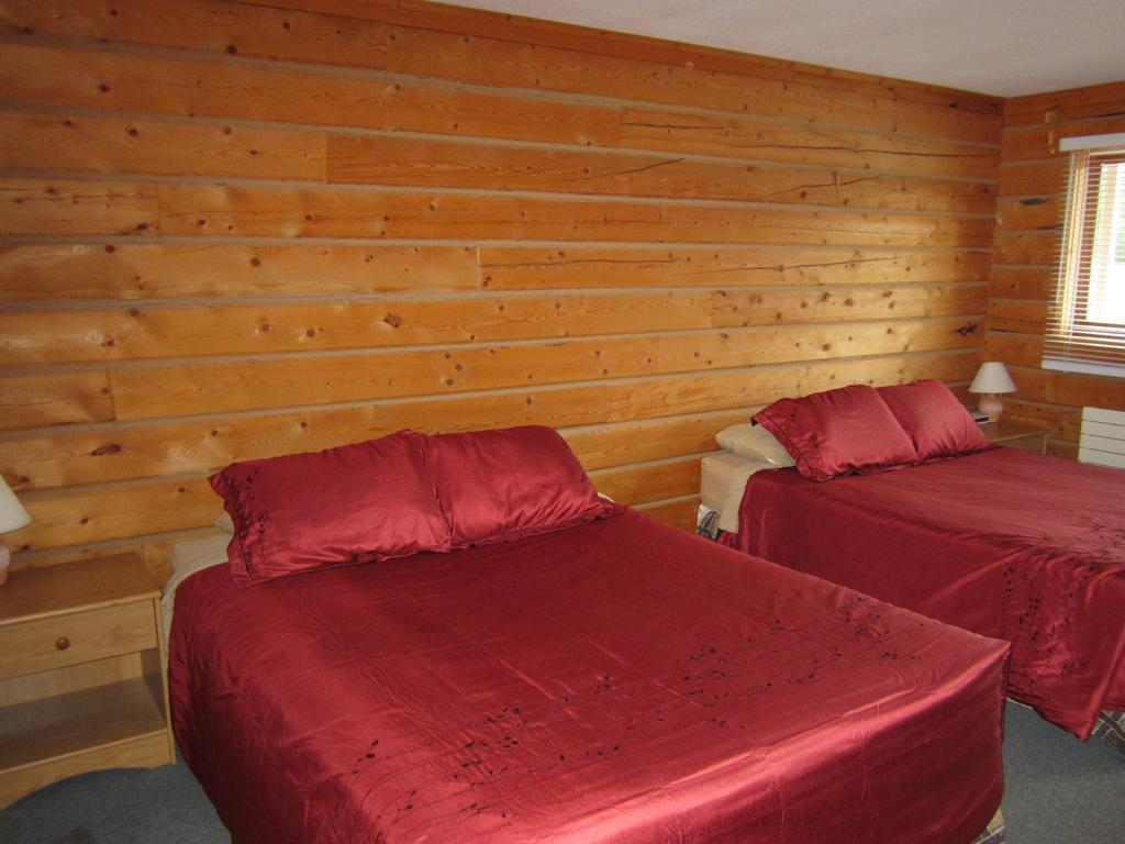 Spirit Lake Lodge Уайтхорс Номер фото