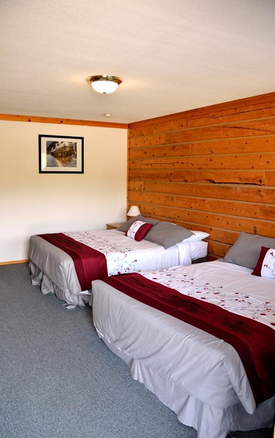 Spirit Lake Lodge Уайтхорс Экстерьер фото