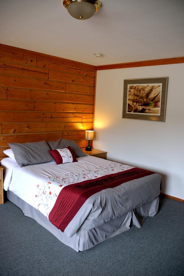 Spirit Lake Lodge Уайтхорс Экстерьер фото