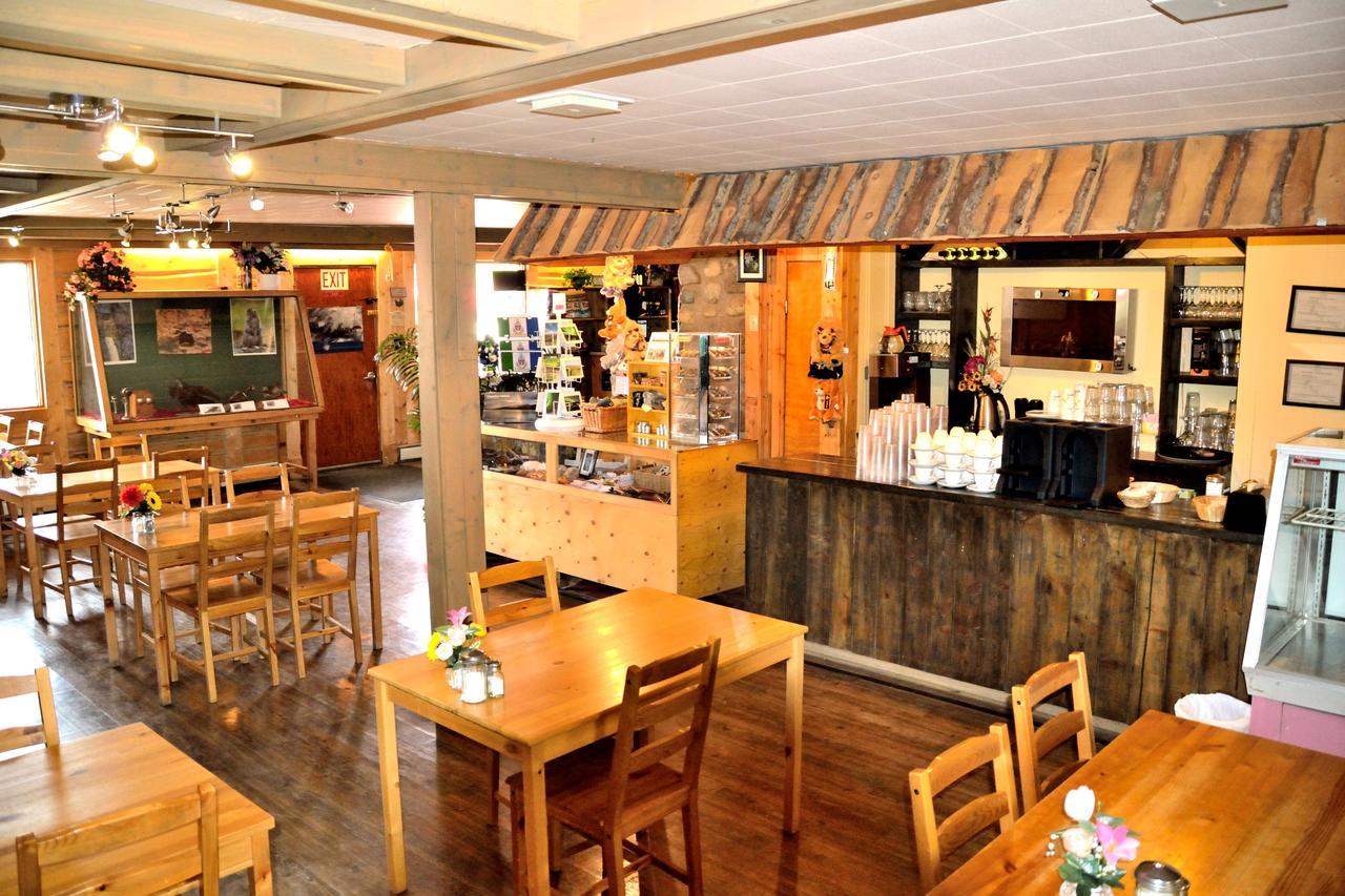 Spirit Lake Lodge Уайтхорс Экстерьер фото