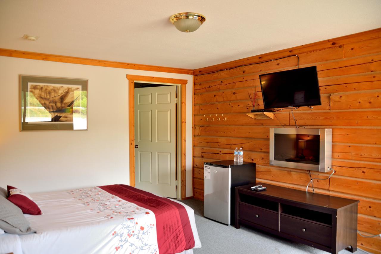 Spirit Lake Lodge Уайтхорс Экстерьер фото